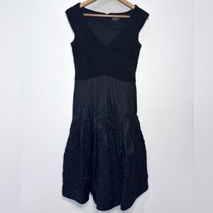 Adrianna Papell Black Taffeta Pleated V-Neck Sleeveless Cocktail Midi Dress 6